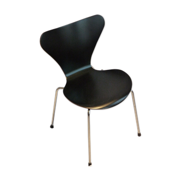Chair model 3107 by Arne Jacobsen