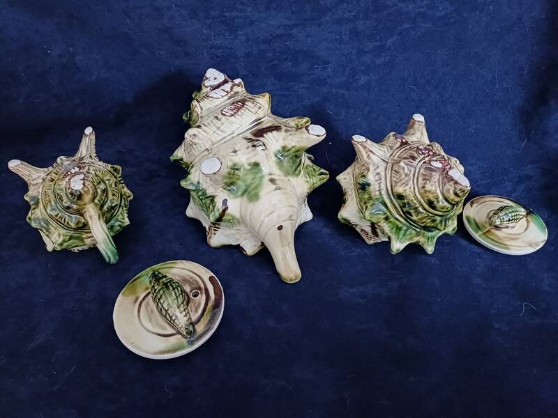 Tea/coffee service in majolica, 1950s/60s.