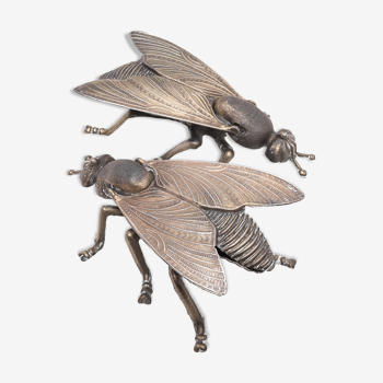 Pair of fly ashtray