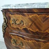 Commode sauteuse galbé Louis XV
