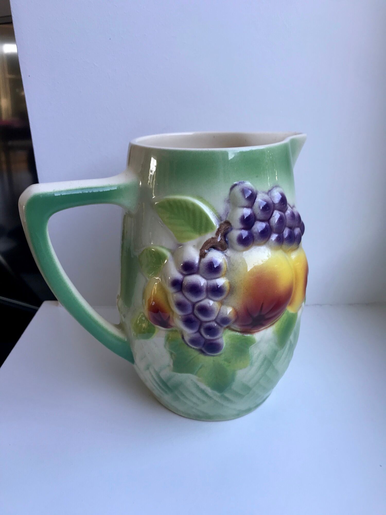 Slurry pitcher Saint-Clément Made in France early twentieth century