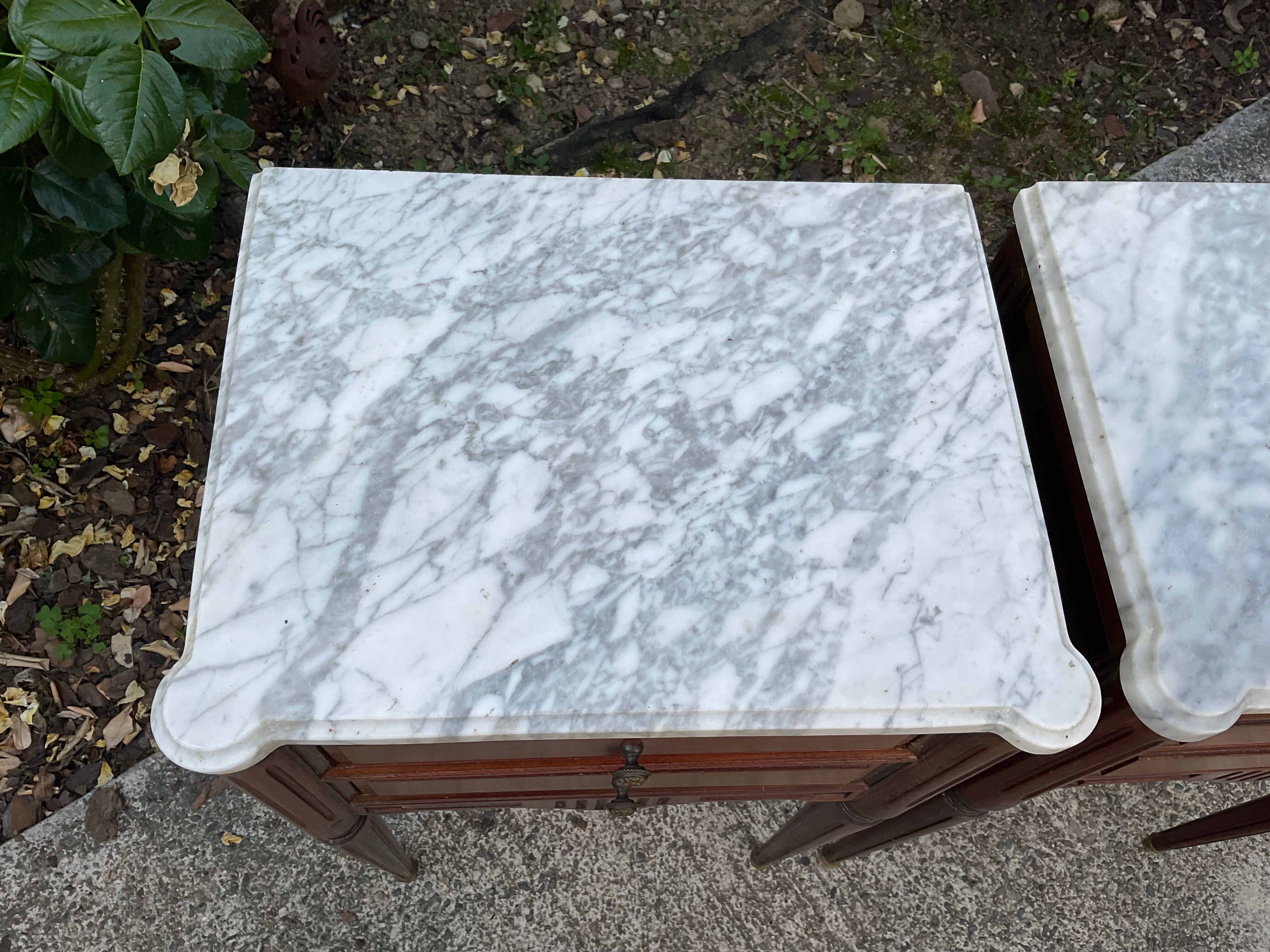 2 bedside tables in wood and marble