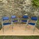 Lot de quatre chaises bleues aux courbes design