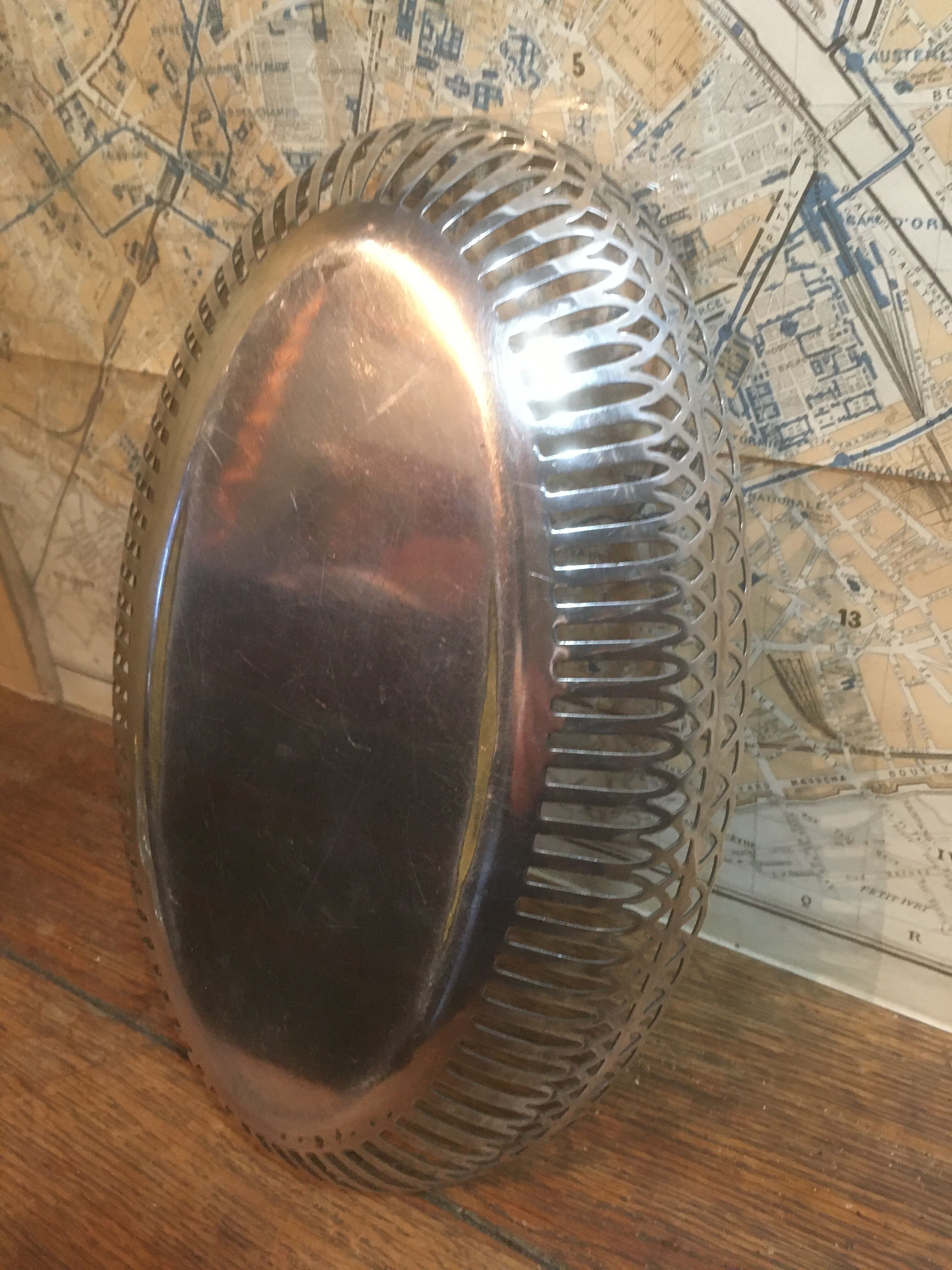 Openwork silver metal bread basket