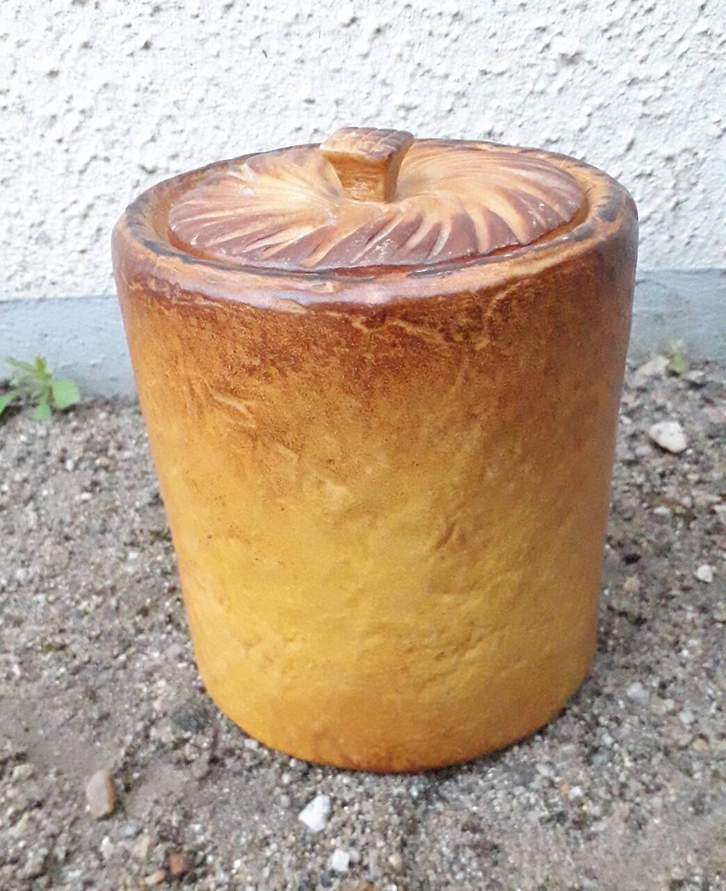 Ceramic covered pot