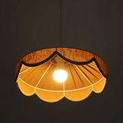 Suspension in a solid floral shape Cosette "caramel"