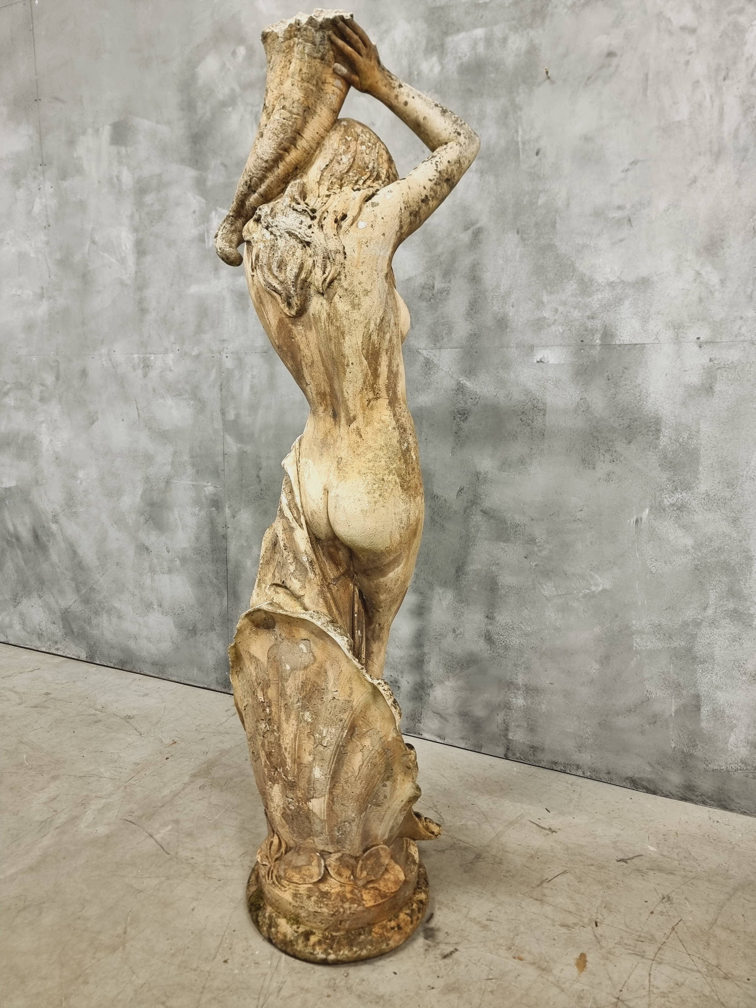 Statue de jardin ancienne en pierre sculpture française hauteur 175 cm