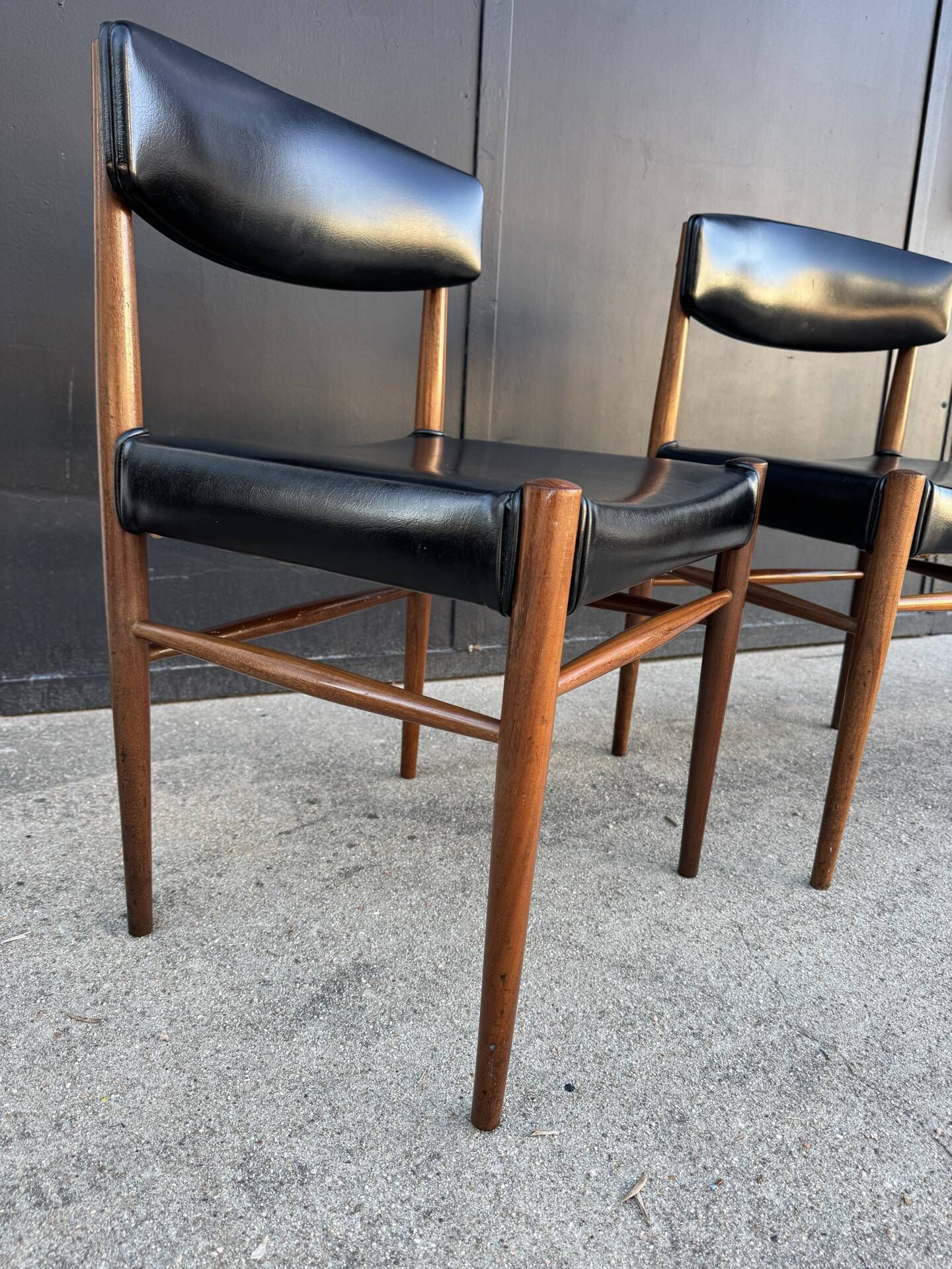Chaises style scandinave années 60