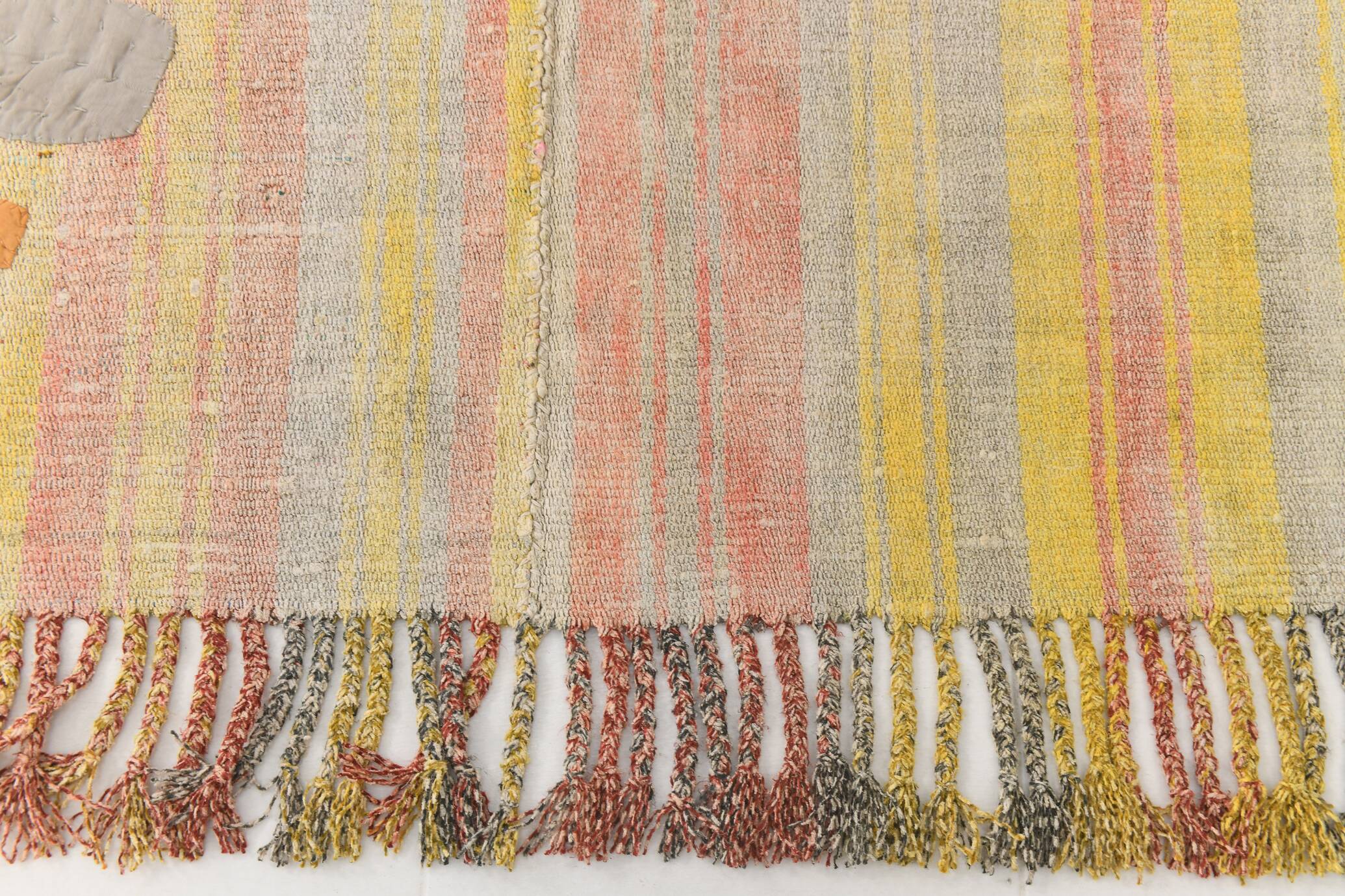 5x7 Pale Red & Yellow Striped Kilim Rug, 147x229Cm
