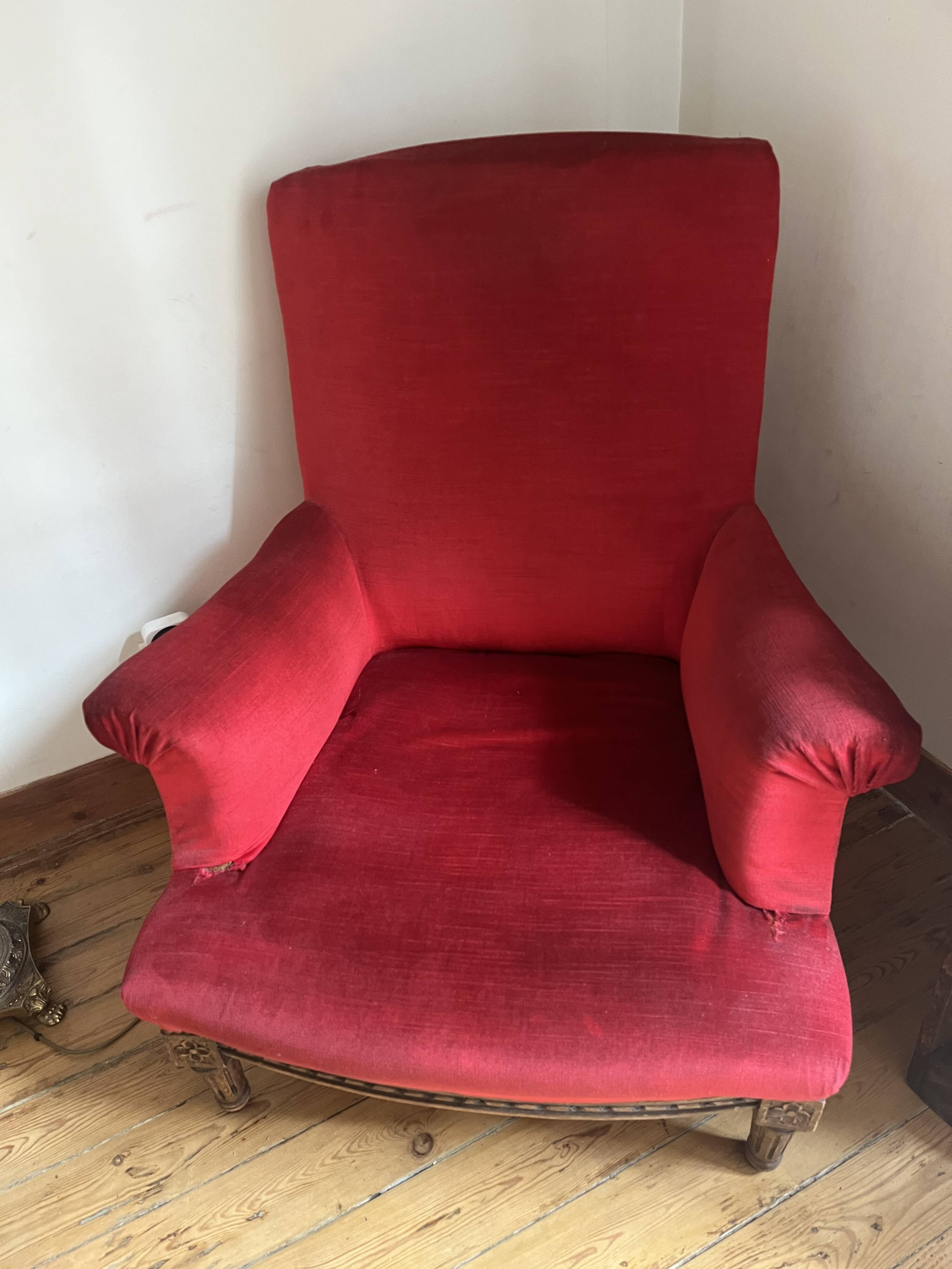 Red velvet toad armchair