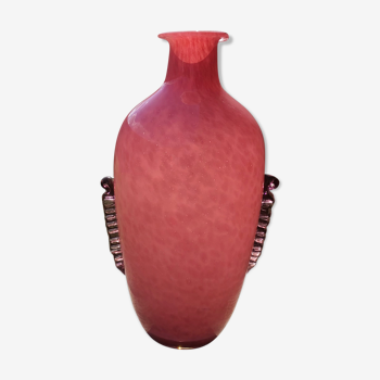 Vase en verre rose de style art déco