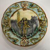 Assiette décorative Barbotine Faïence Jeanne d'Arc