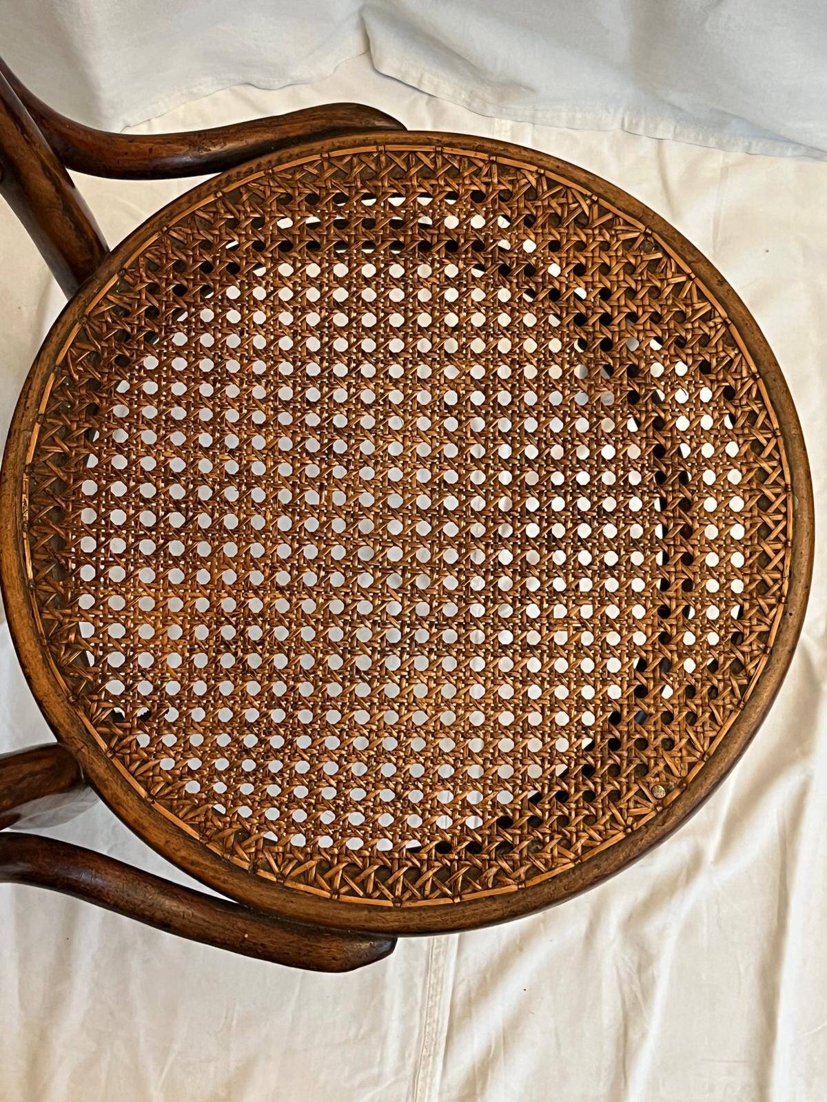 Ensemble de chaises cannées en bois courbé Thonet, années 30-40