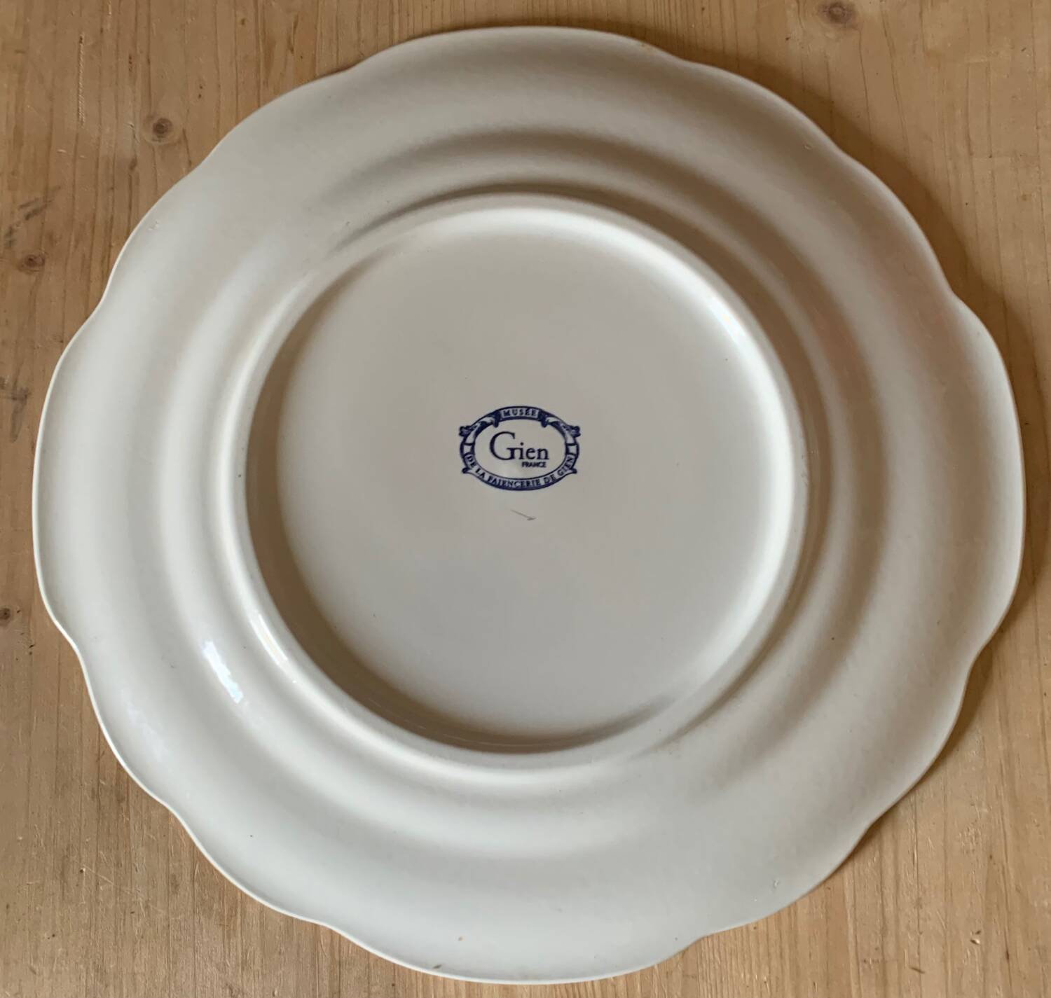 Gien earthenware pie dish