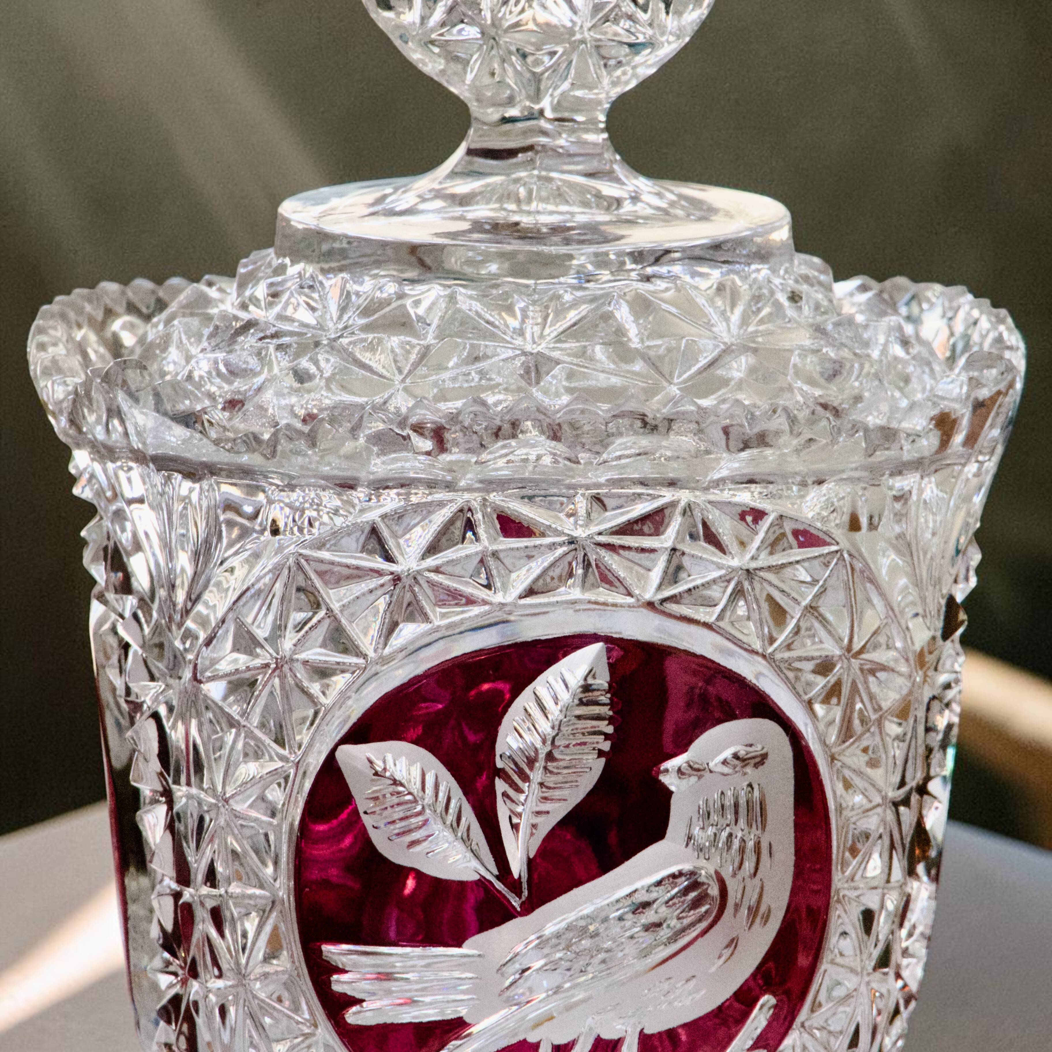 Crystal bonbonnière from the Hofbauer "Byrdes" collection with ruby birds.