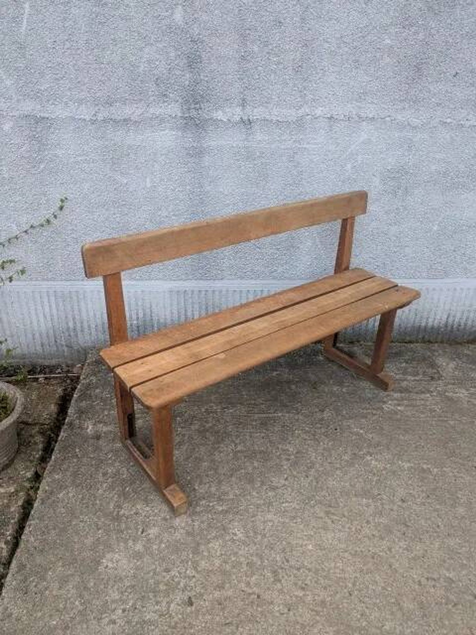 Banc avec dossier