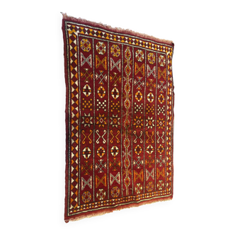 Red ethnic pattern rug