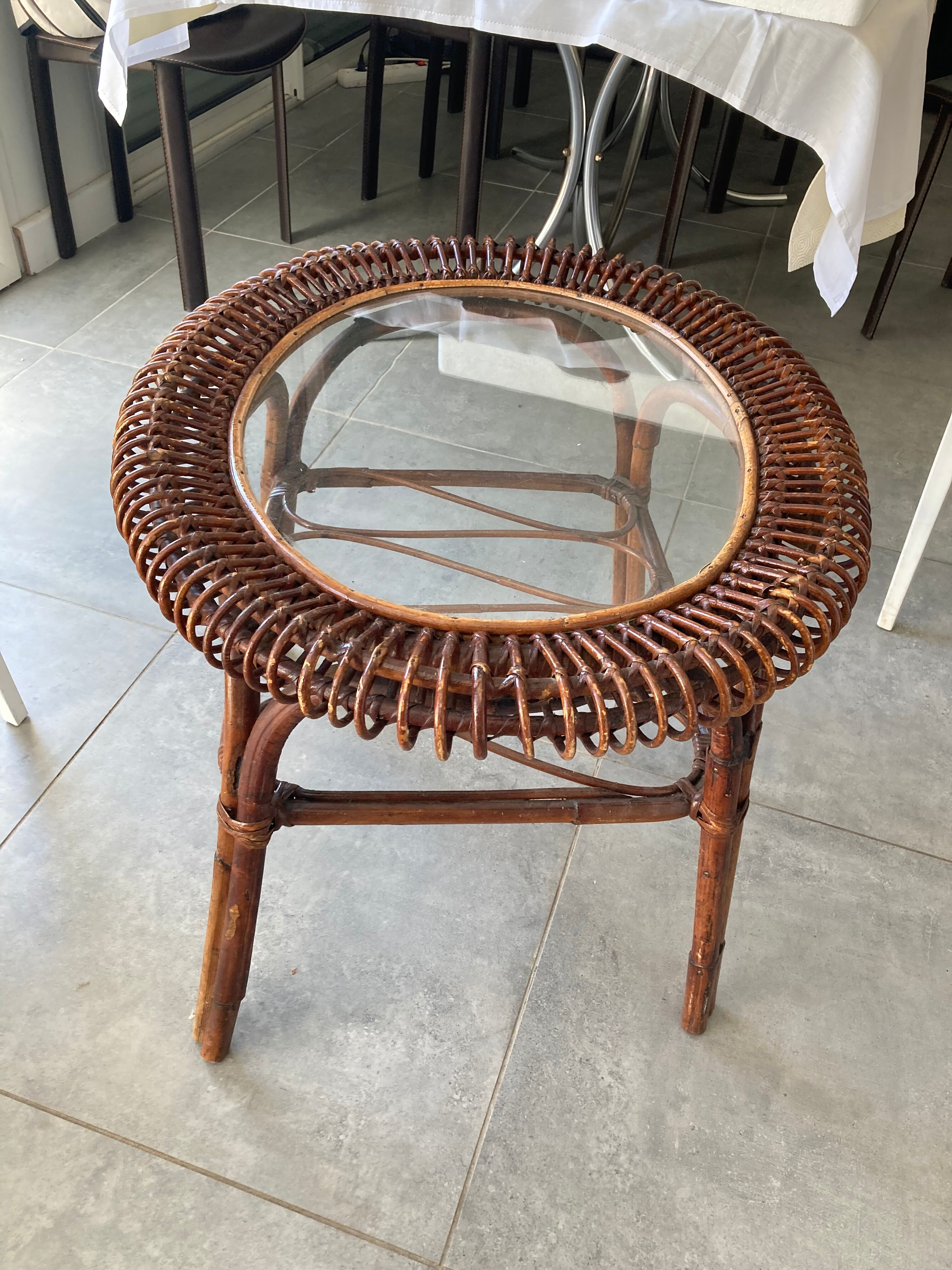 Rattan coffee table and glass in excellent condition