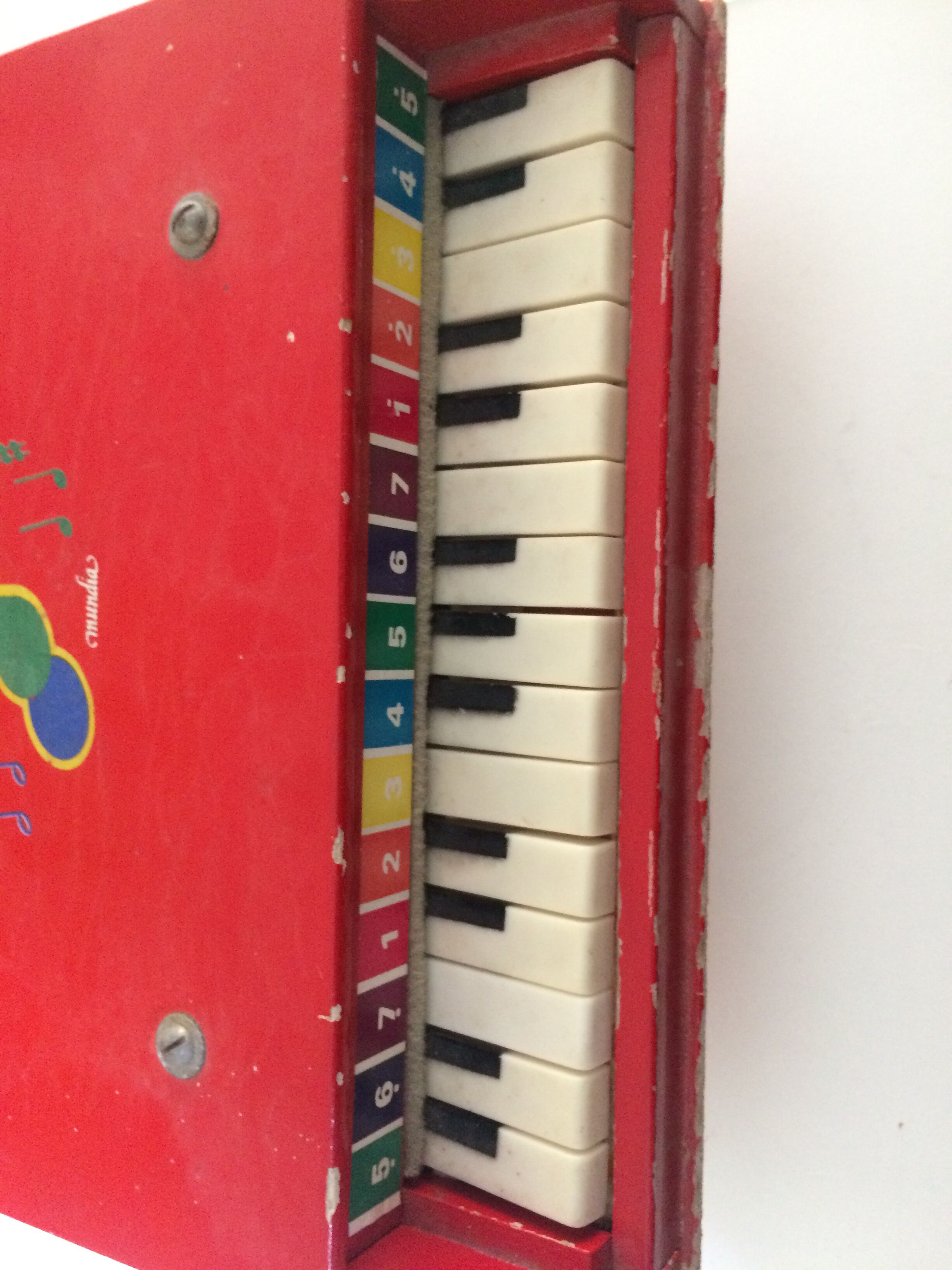 Mundia brand grand piano and red wood piano 60