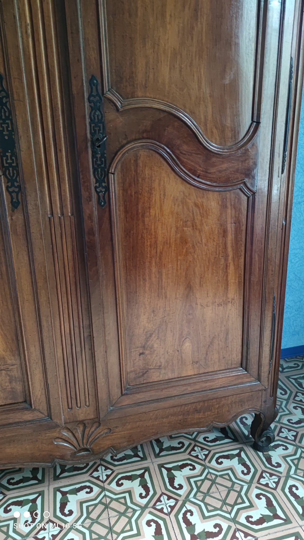 Large Louis XV style gendarme's hat-shaped wardrobe