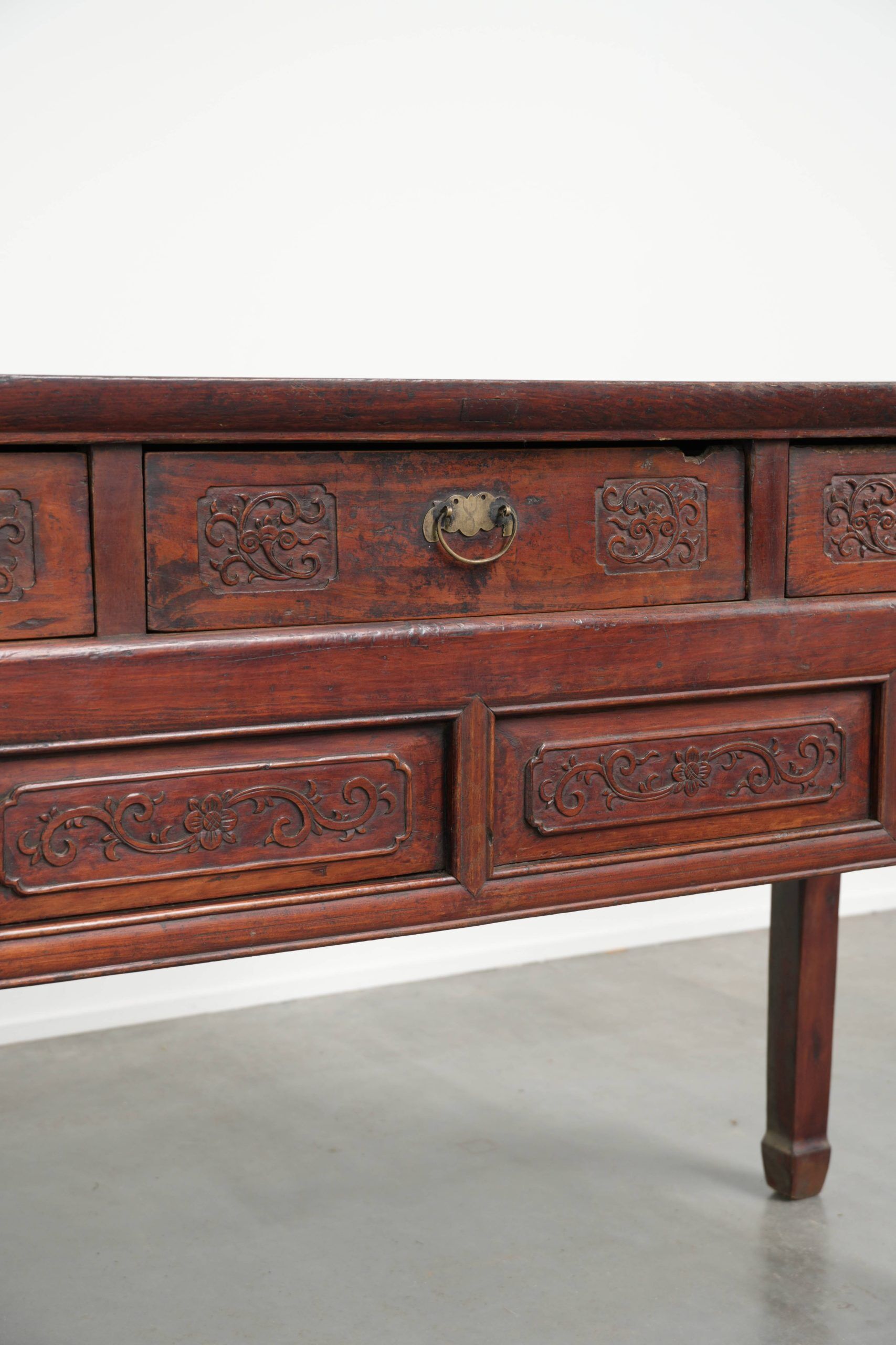 Buffet chinois en bois ancien de la fin du 19e siècle