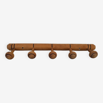 Wall-mounted coat rack with 5 hooks