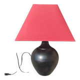 Black hammered metal lamp Aubry Gaspard with red lampshade