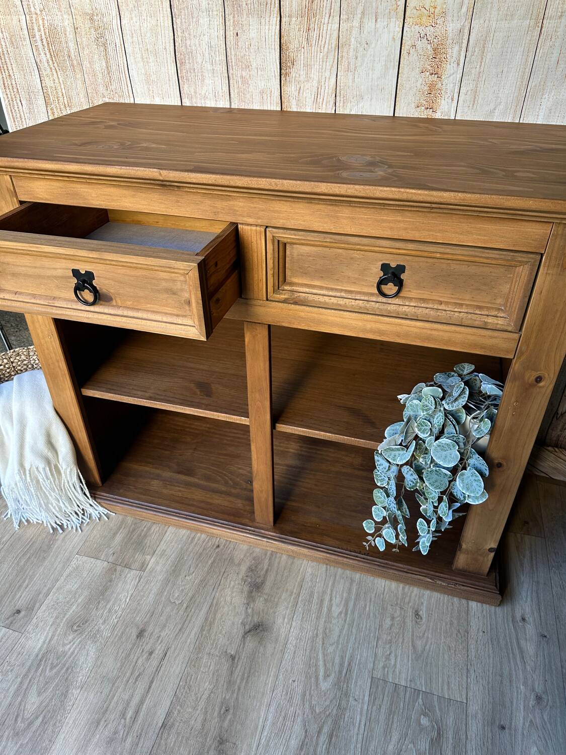 Buffet en bois massif