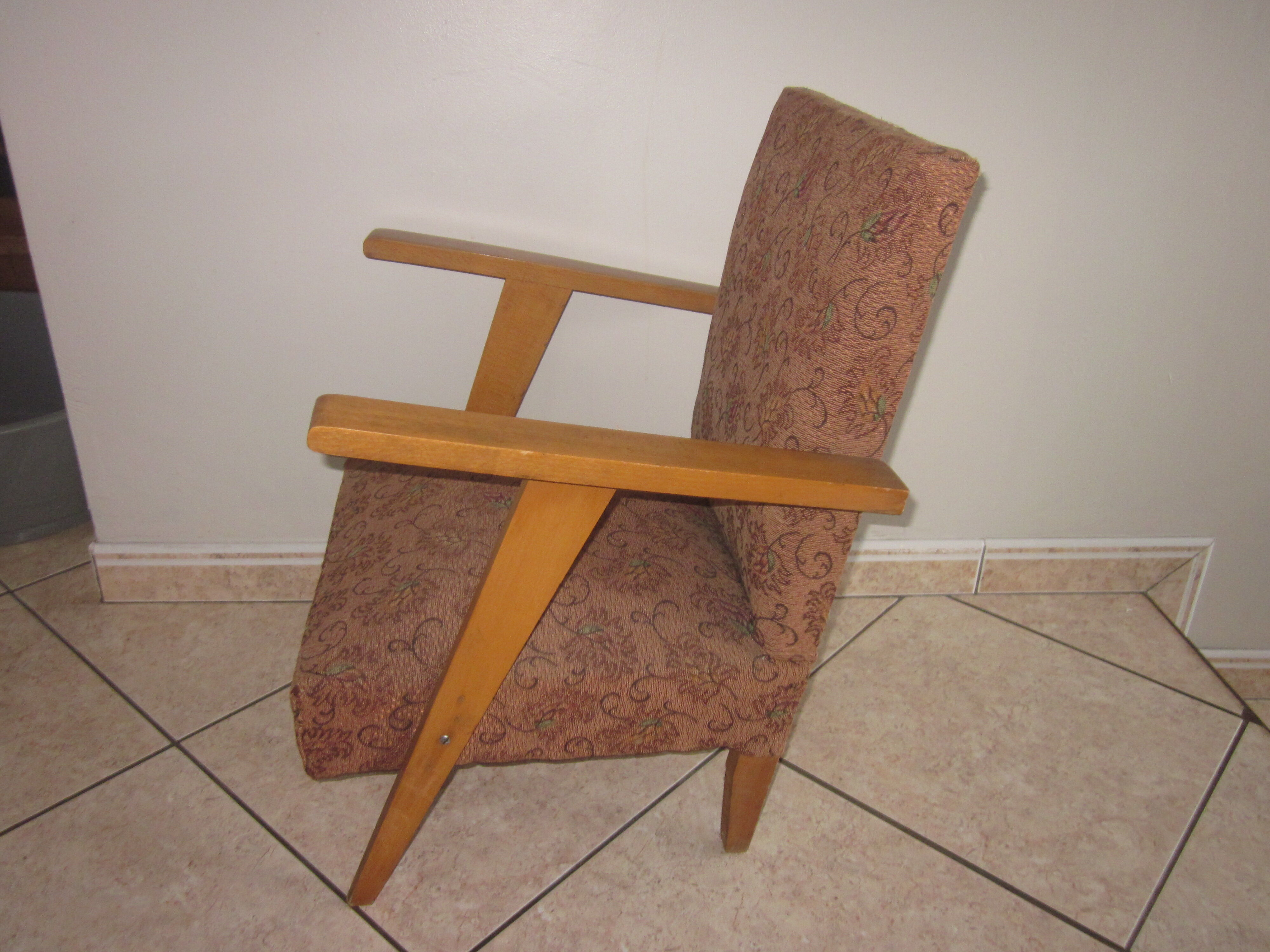 child chair on foot compass