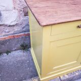 Buffet de campagne jaune citron