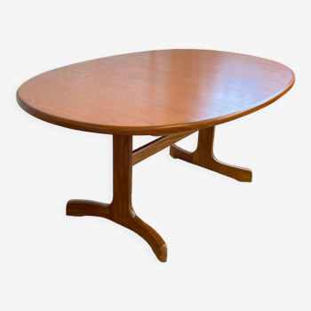 Oval table with butterfly extension