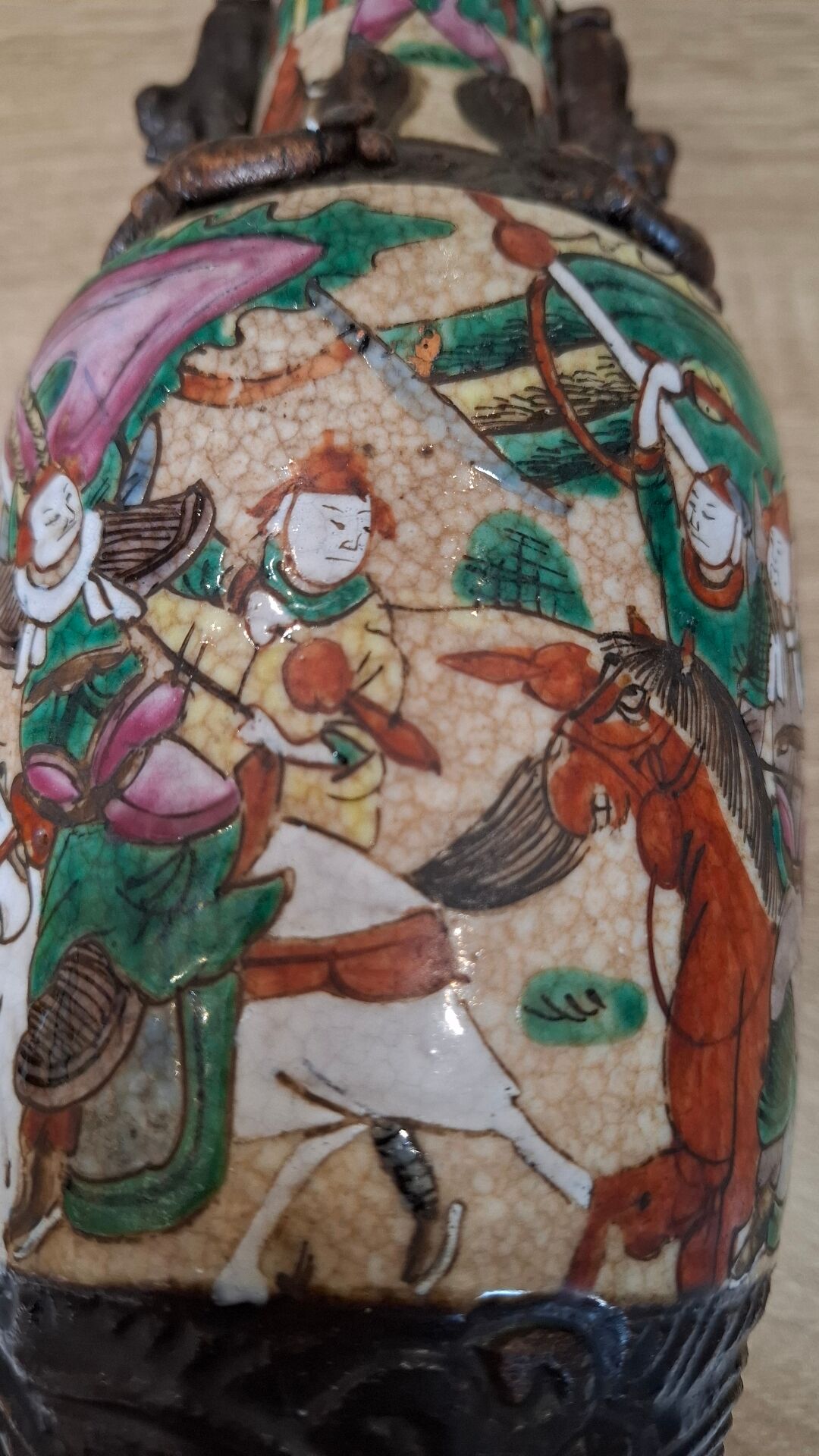 Vase chinois ancien en porcelaine