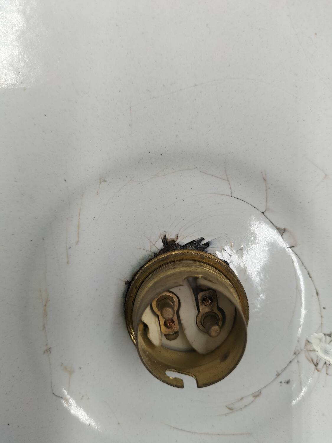 Enamelled sheet metal suspensions