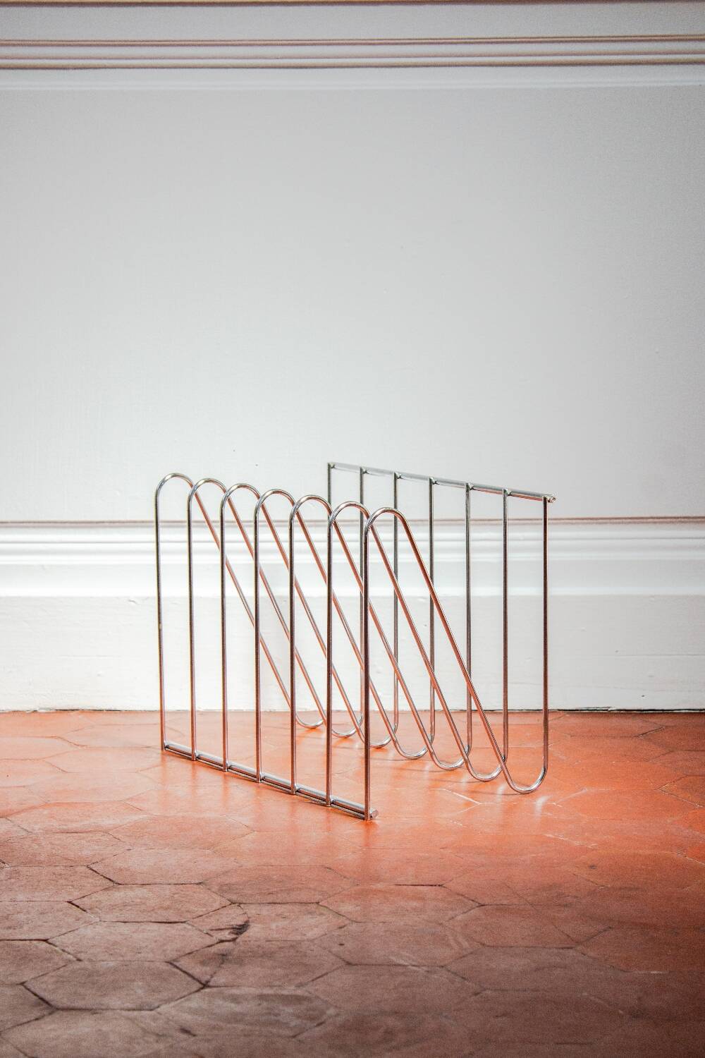 Vinyl magazine rack Z by François Arnal