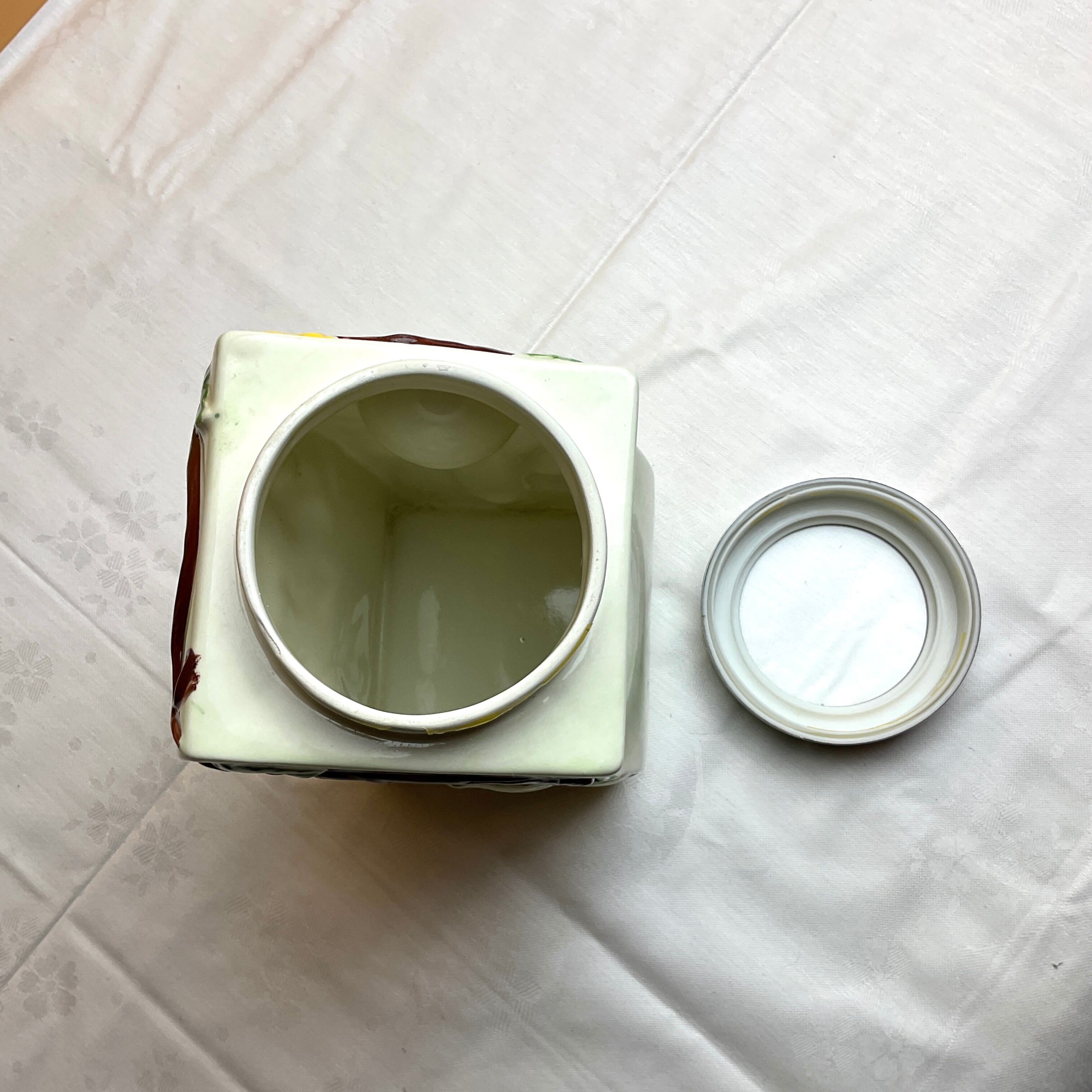 Pot en céramique avec cuillère aimantée