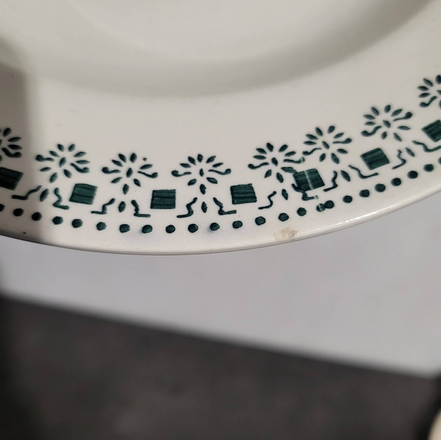 Vintage Sarreguemines Ypres soup/decorative plate in excellent condition