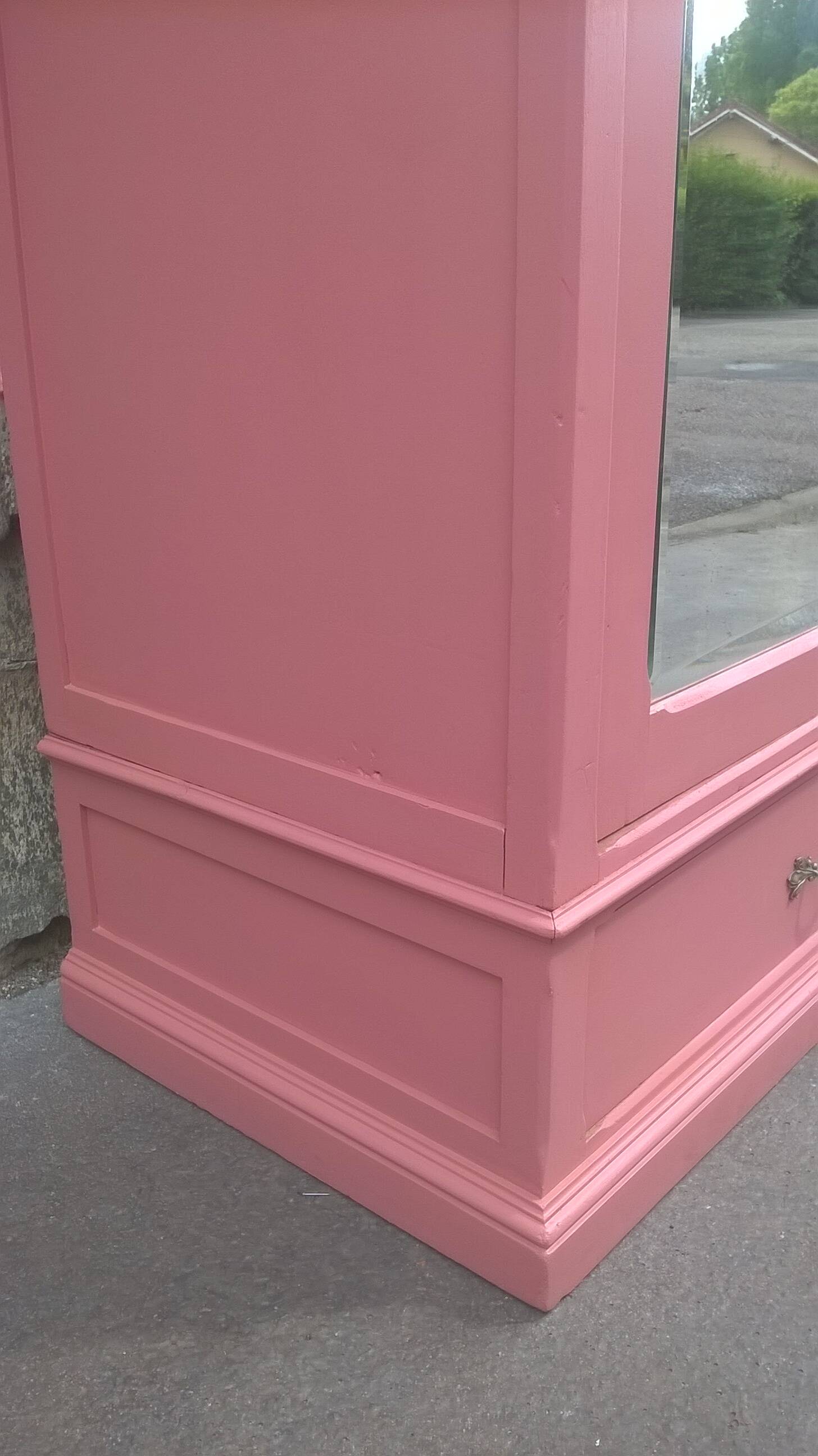 Parisian hotel wardrobe year 1900