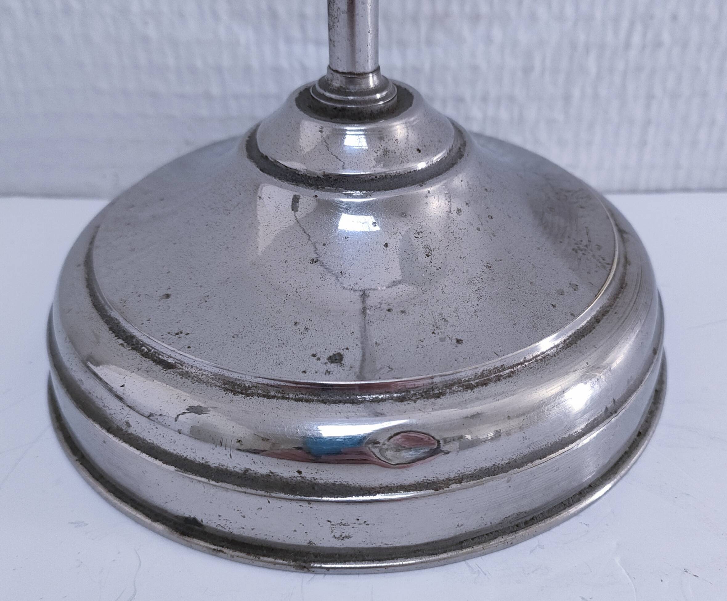 Art Deco lamp with chrome metal and opalescent glass.