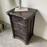 Commode XIXème pin noirci sculpté
