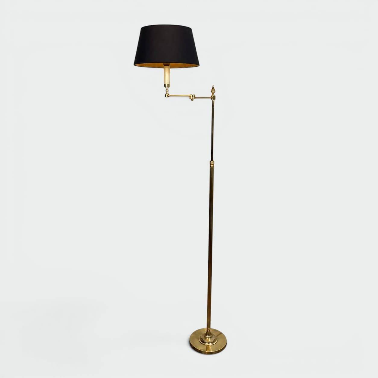 Brass Articulated Arm Reading Lamps in Gold. Neoclassical Style. Work.