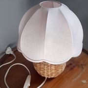 Bedside lamp foot ball in natural fiber, rattan, pink lampshade