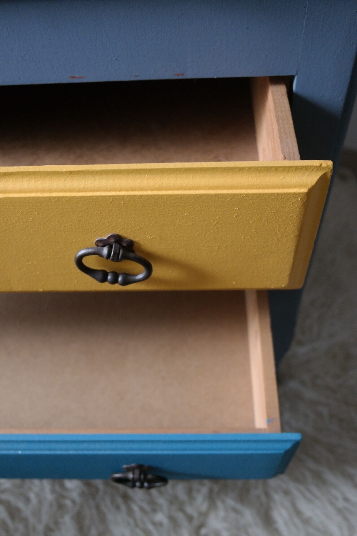 Bureau enfant dos d'âne vintage relooké