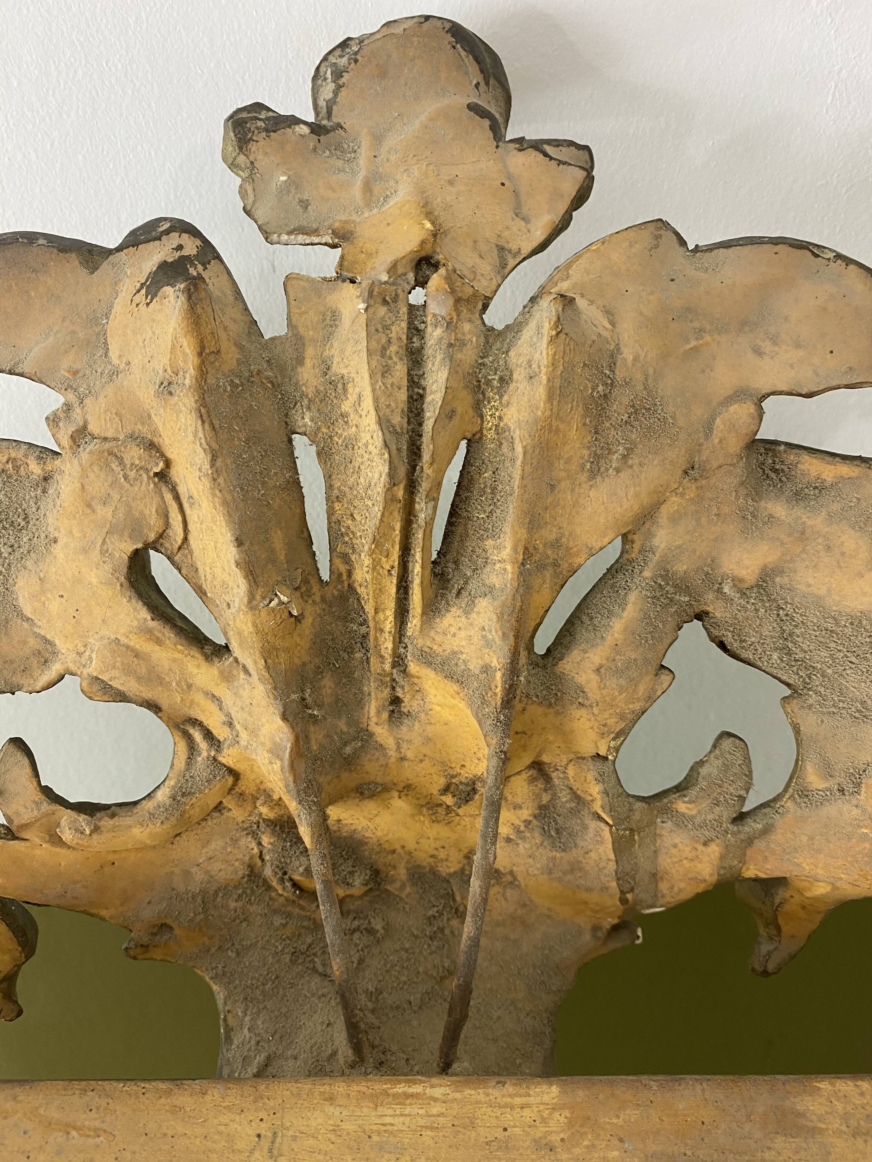 Large mirror with pediment XVIII eme gilded  86x150cm