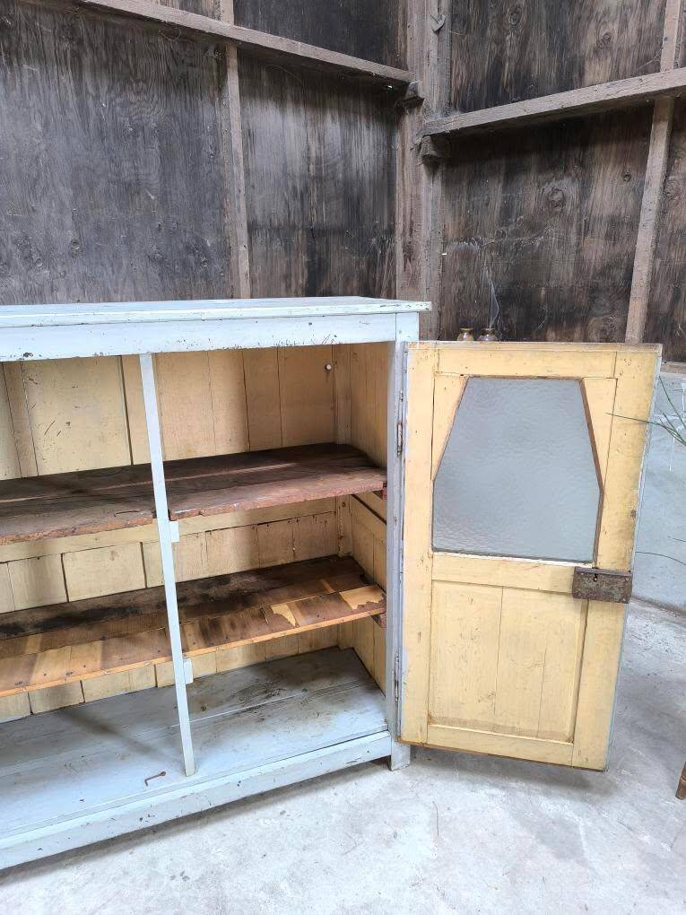 Workshop display cabinet