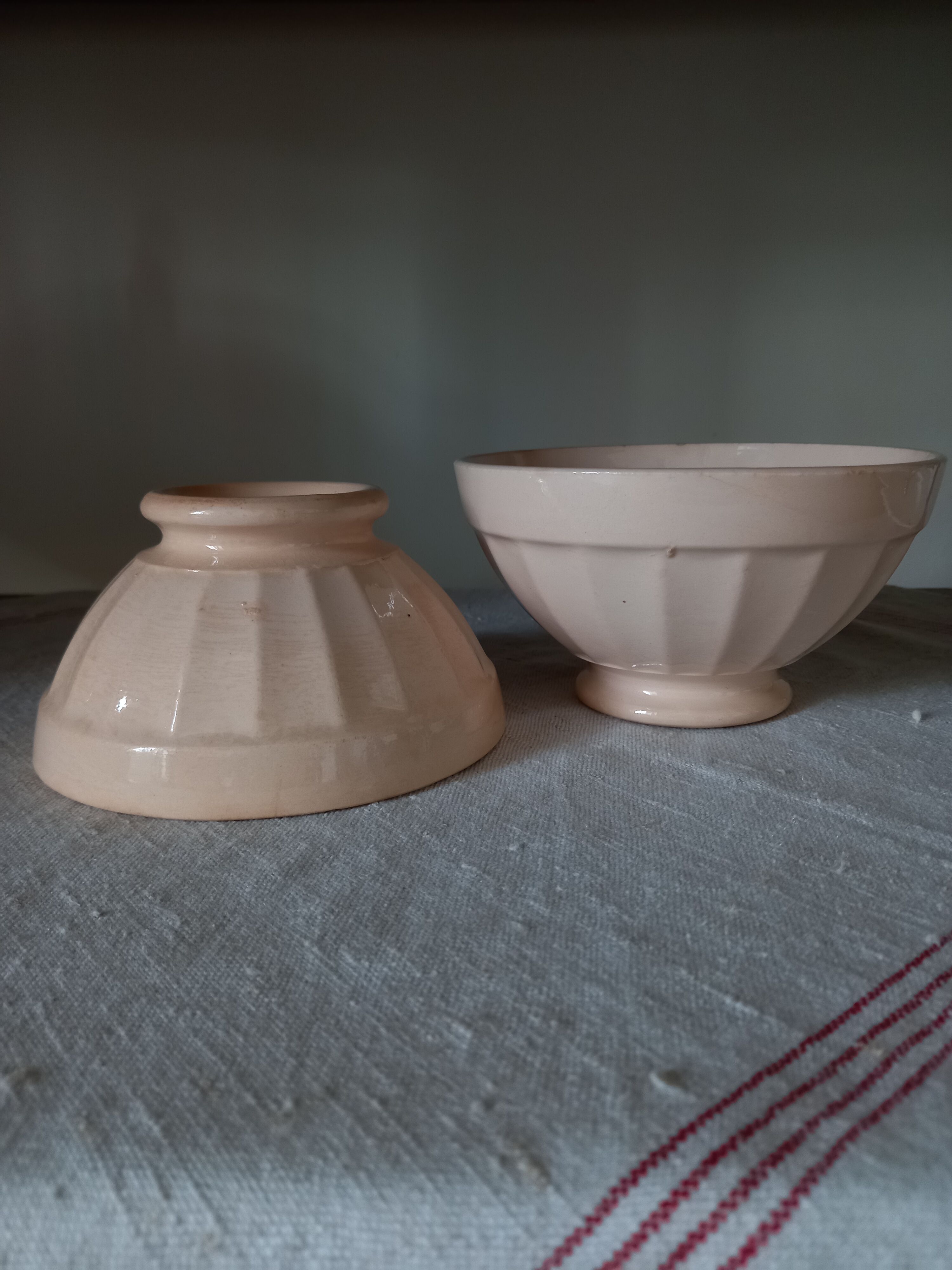 2 bowls Digoin Sarreguemines pink beige