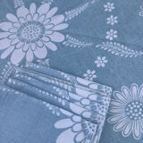 Oval tablecloth and 6 towels