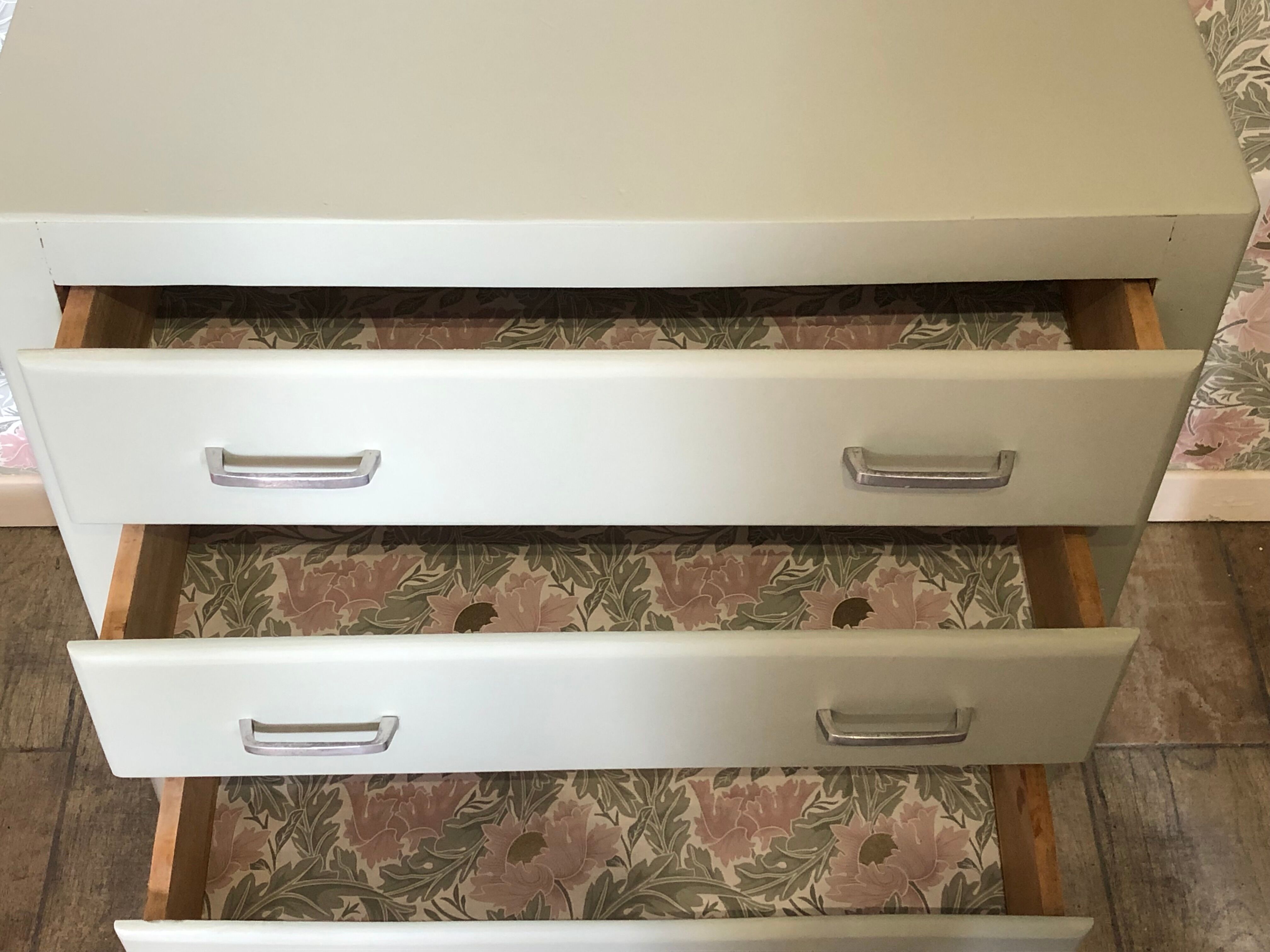 Vintage chest of drawers
