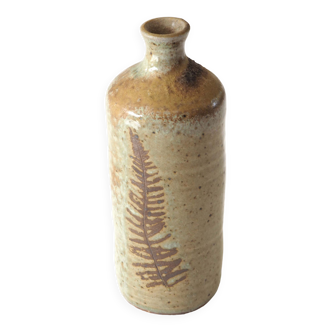 Leaf pattern stoneware bottle