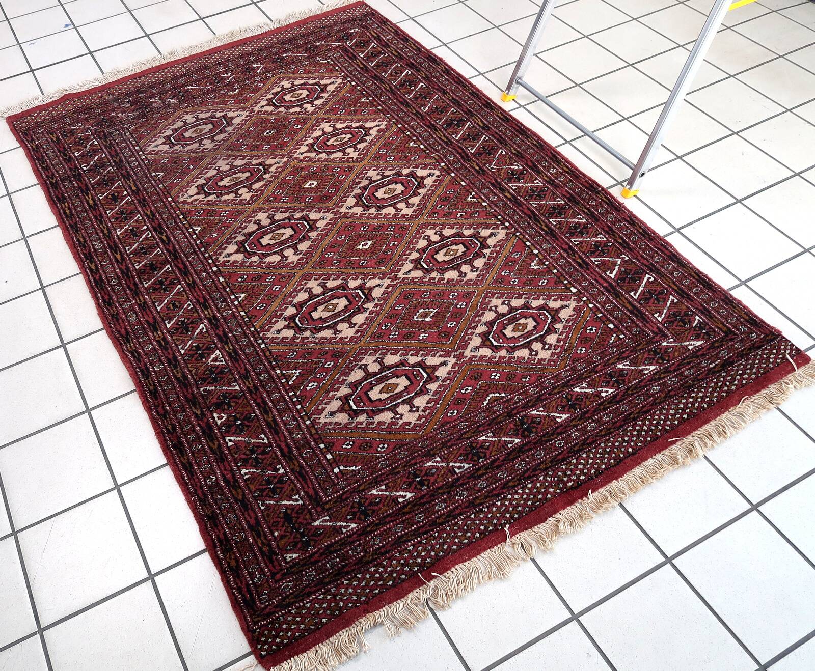 Tapis vintage afghan Ersari fait main en laine – 123 x 183 cm