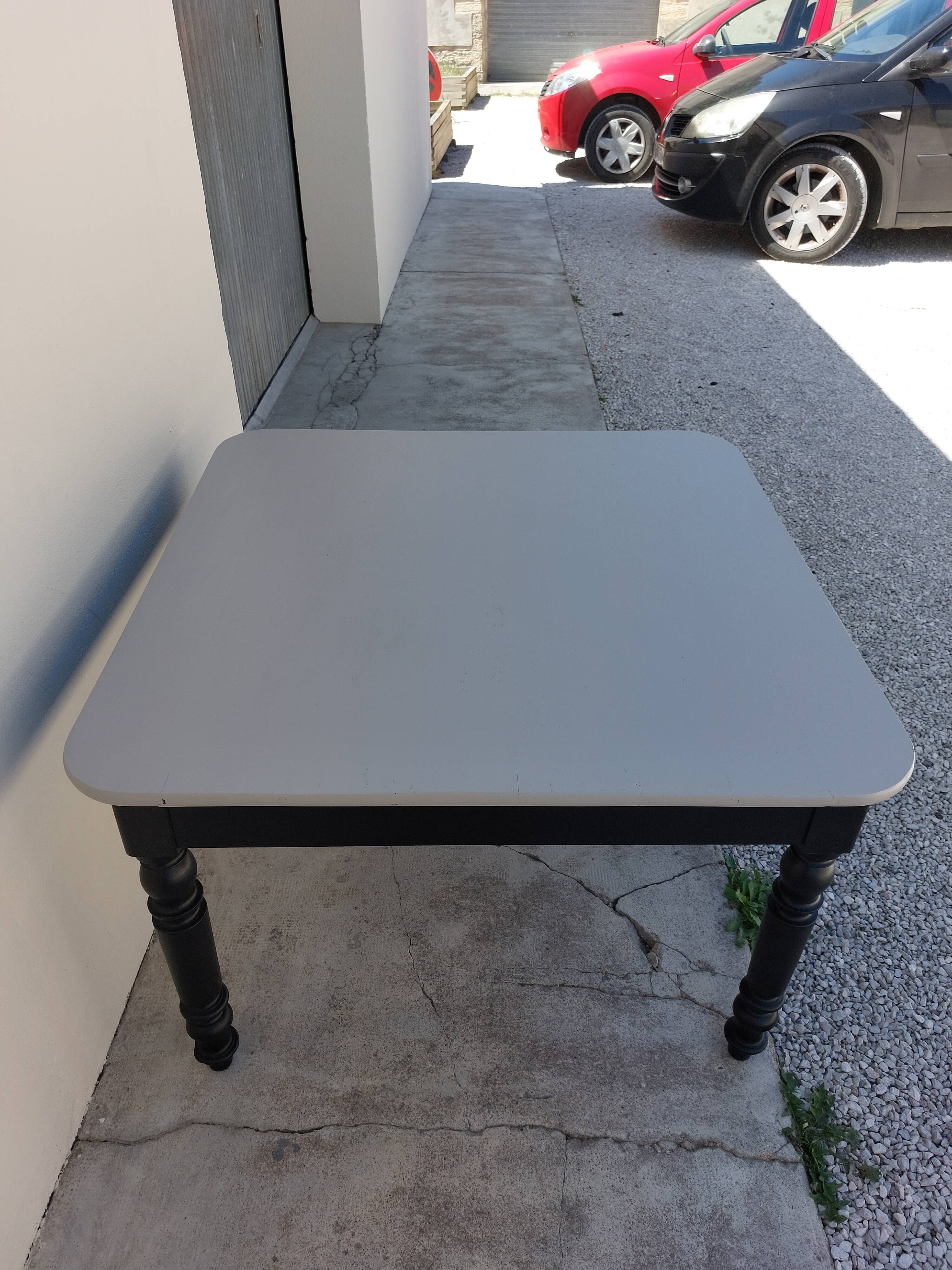 Old farmhouse table 1900 patinated